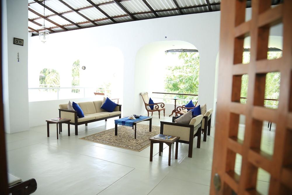 Regent Lodge Hotel & Villa Kandy Bagian luar foto