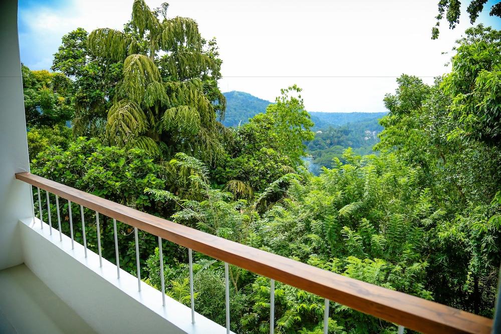 Regent Lodge Hotel & Villa Kandy Bagian luar foto