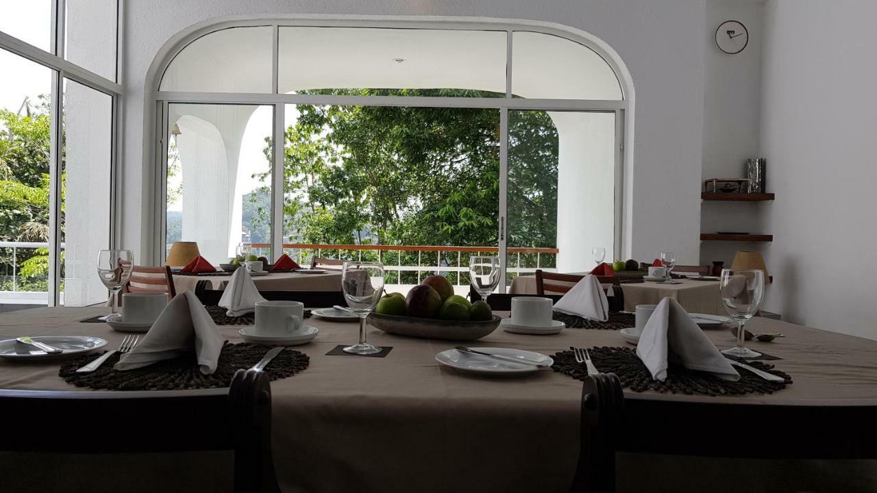 Regent Lodge Hotel & Villa Kandy Bagian luar foto