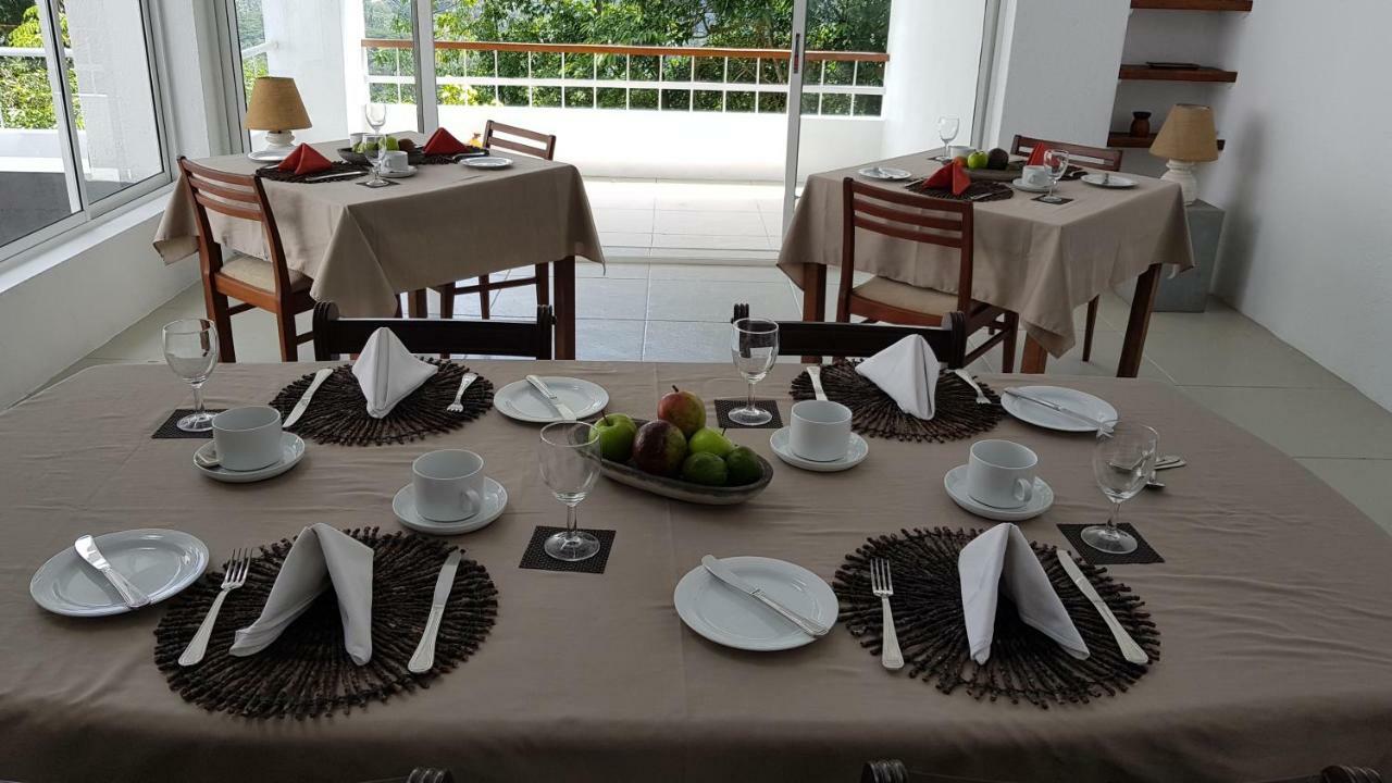 Regent Lodge Hotel & Villa Kandy Bagian luar foto