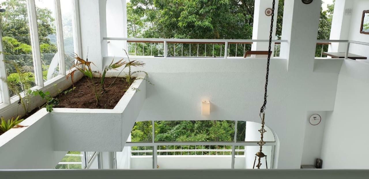 Regent Lodge Hotel & Villa Kandy Bagian luar foto
