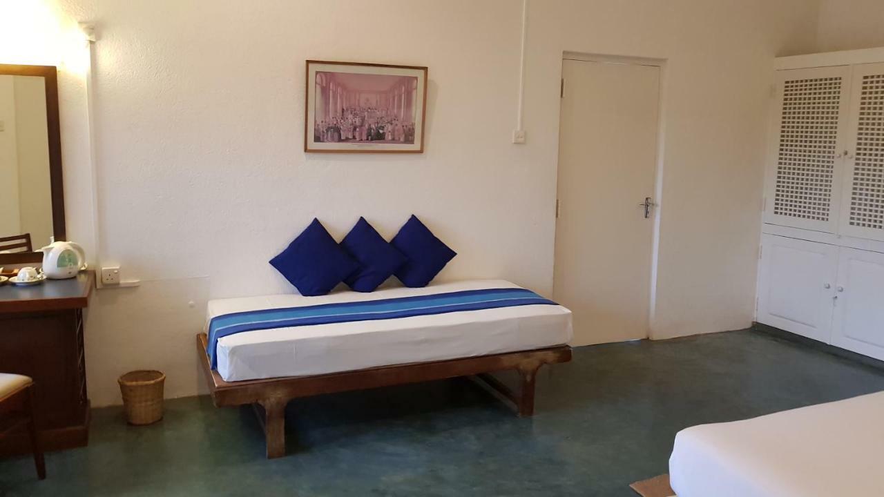 Regent Lodge Hotel & Villa Kandy Bagian luar foto