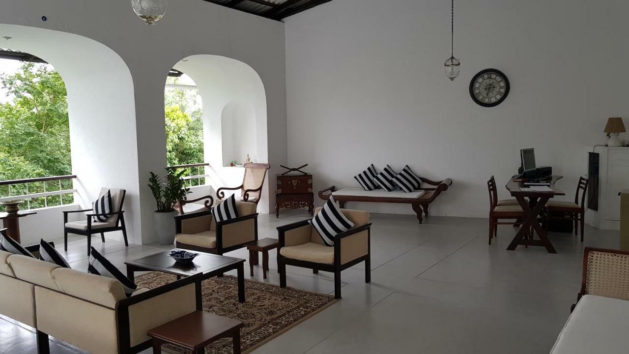 Regent Lodge Hotel & Villa Kandy Bagian luar foto